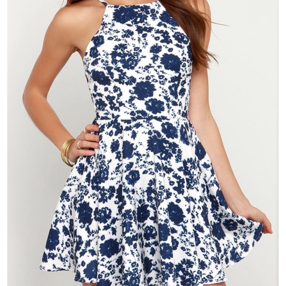 Lulu’s blue and white floral dress